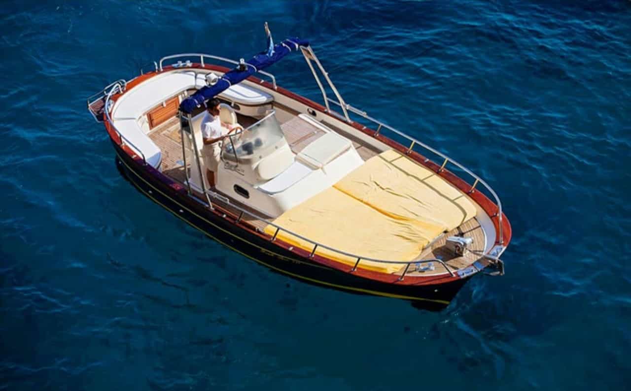Capri: 6 hour private boat tour among hidden bays and crystal-clear waters