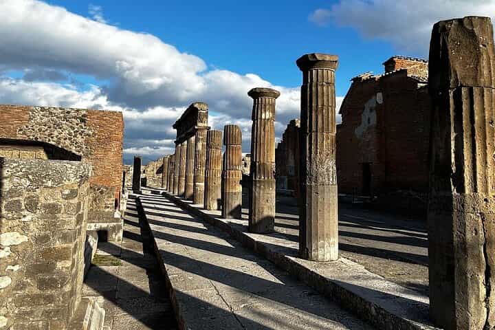 Salerno : Pompeii, Naples with Street Food Shared or Private Tour