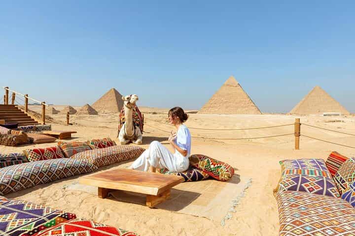 Giza Pyramids & Sphinx Tour with Lunch at 9 Pyramids Lounge