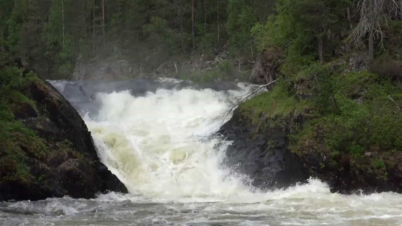 Waterfalls, Rapids and Two Rivers of Oulanka National Park - Day Tour
