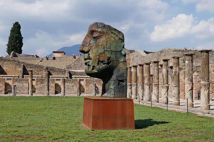 Pompeii & Herculaneum: Private Day Trip with Driver and Guide