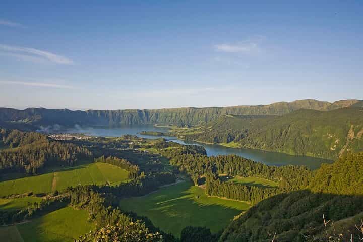 Full Day Sete Cidades with Whale Watching at Mosteiros 