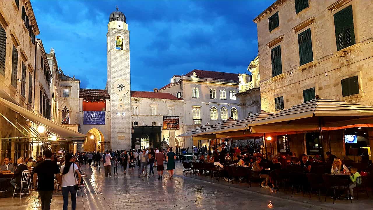 Dubrovnik Exclusive: Sunset by Boat & History by Night 