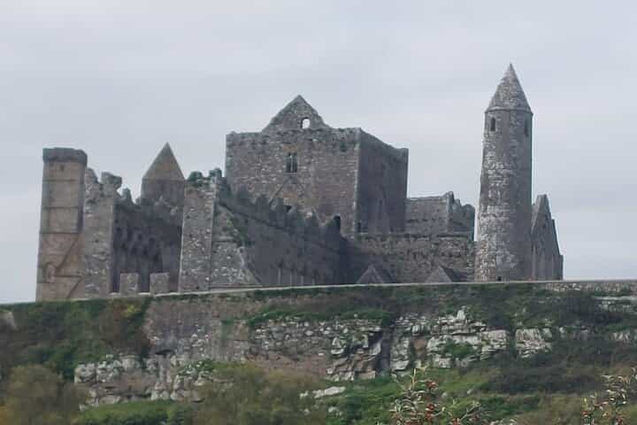 Rock of Cashel, Cahir & Blarney Castle Private Luxury Day Tour
