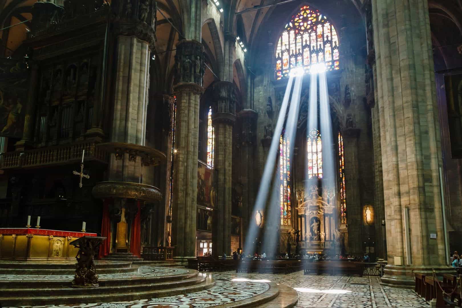 Magic Duomo In-App Audio Tour Without a Ticket: Old Tales and New Stories