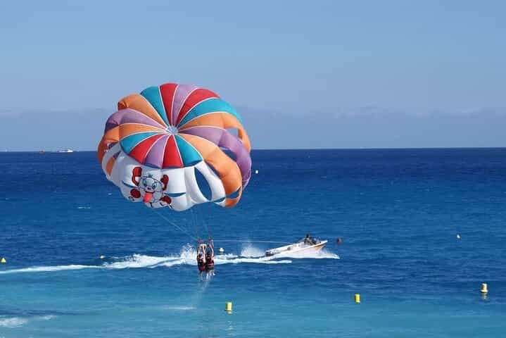 Hurghada: Parasailing Adventure with Hotel Pickup
