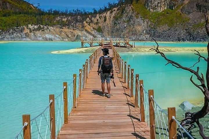 Full-Day Tour to Bandung White Crater,Lake and Tea Plantation