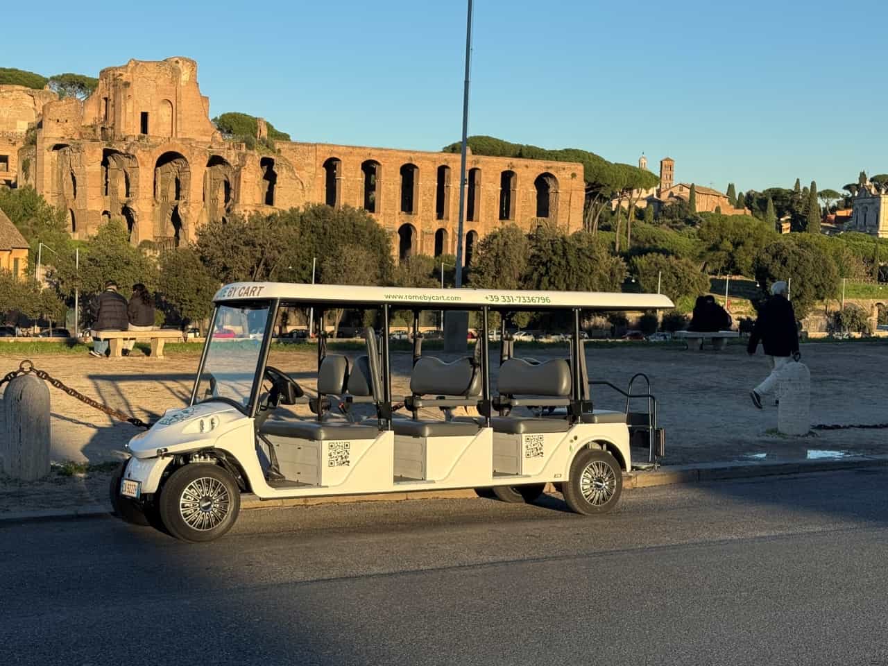 Rome: 1,5H Historical City Center Tour on a Golf Cart 