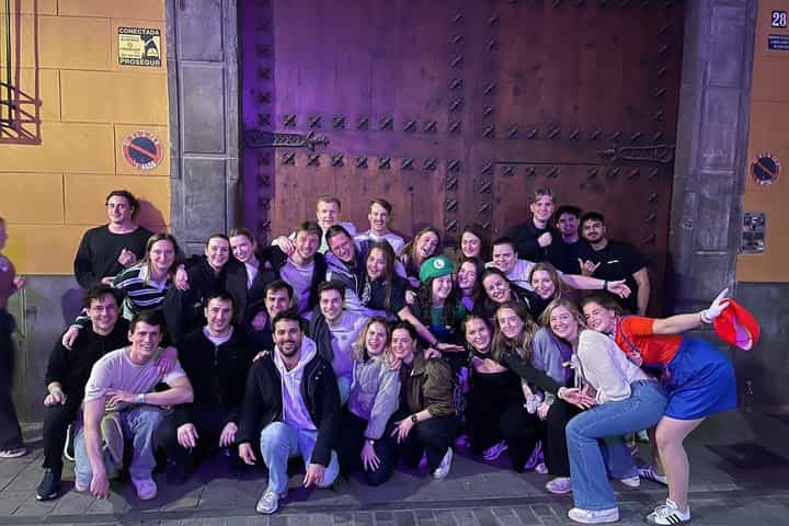 Pub Crawl Valencia: Bars, Free Shots & VIP Club Entry