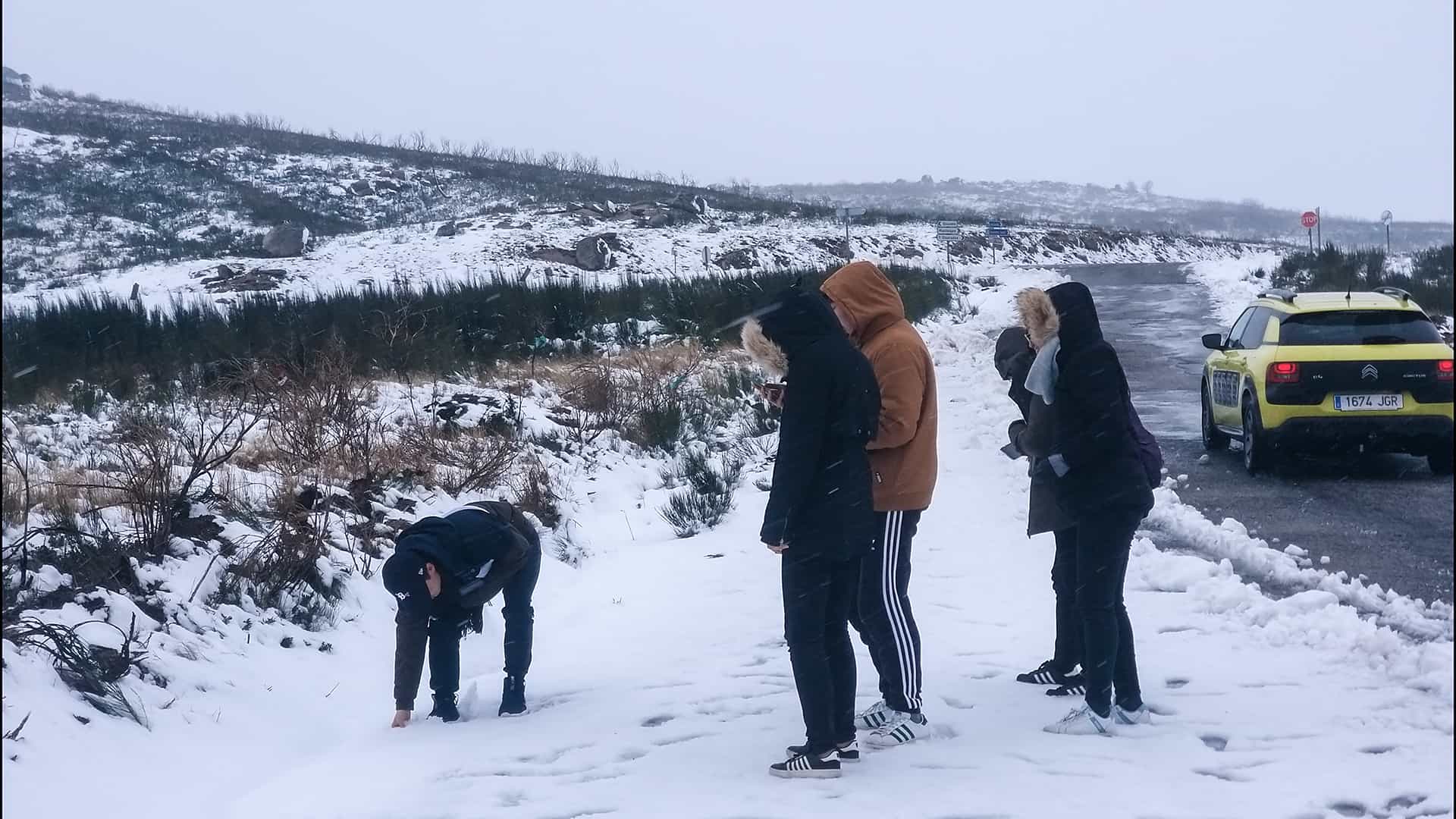 Private Serra da Estrela Day Tour from Porto: Snow & Villages