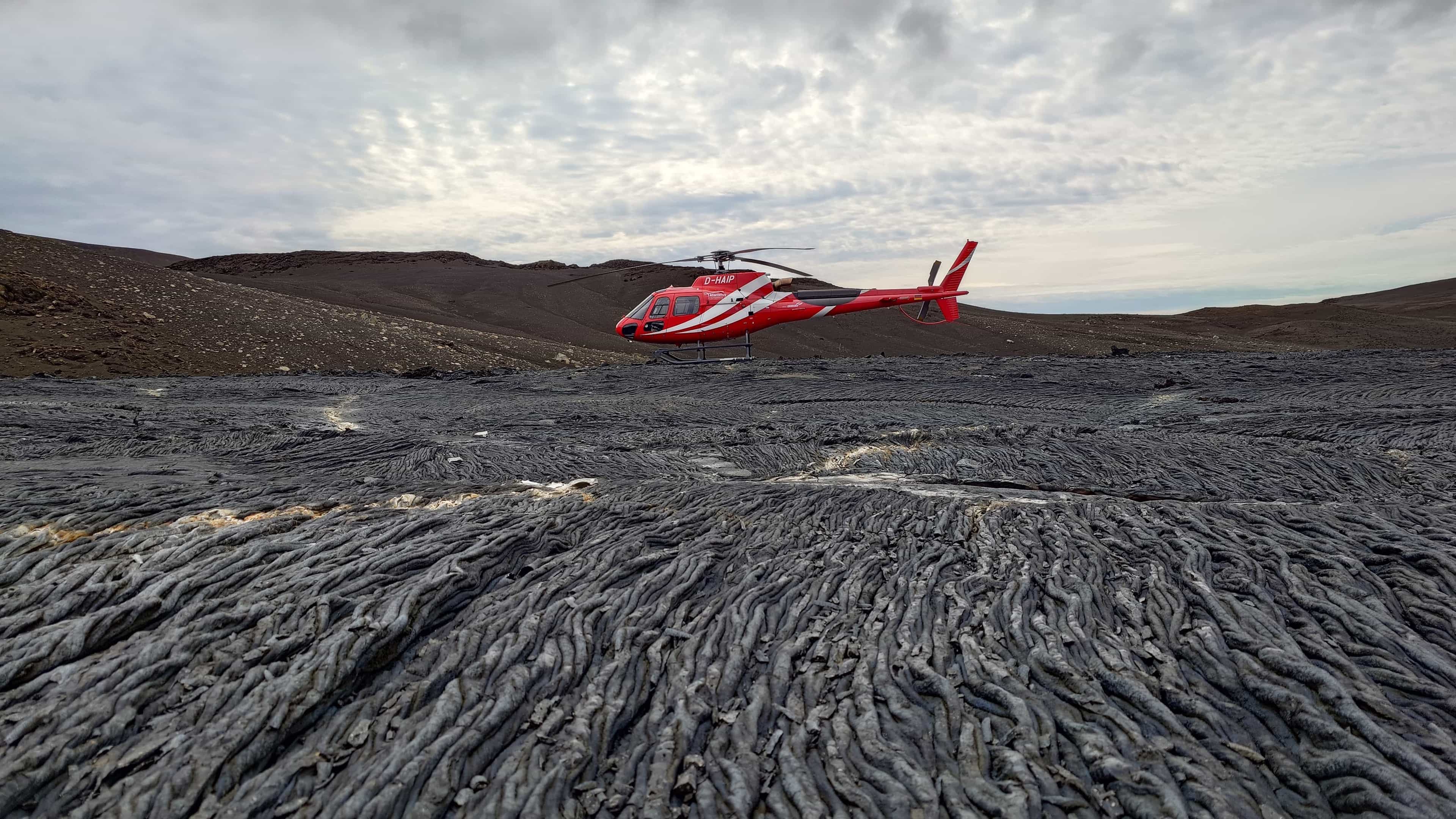 Glacier & Lava Field Landing Helicopter Tour from Reykjavík