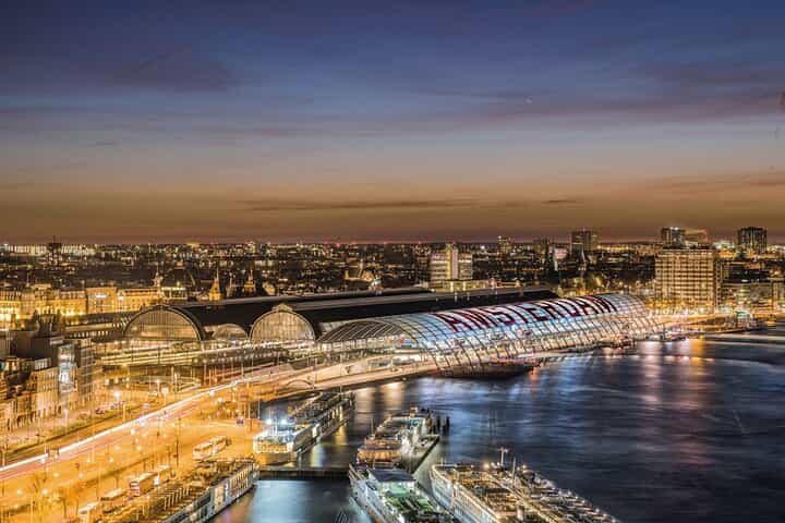 Amsterdam to Schiphol Airport Private Transfer