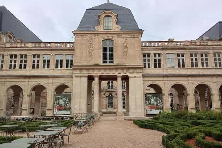 Paris: Carnavalet Museum Guided Tour