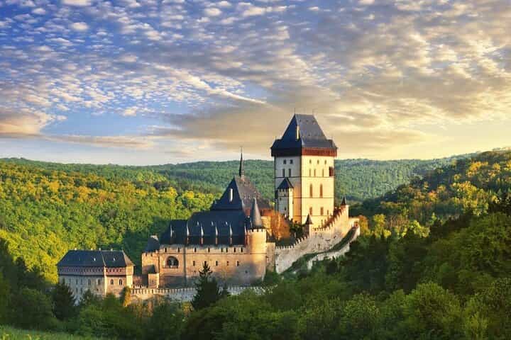 Small-Group Karlštejn Castle and Koneprusy Caves Tour