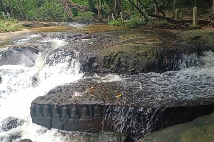 Private Siem Reap Tour: Kbal Spean & Banteay Srei