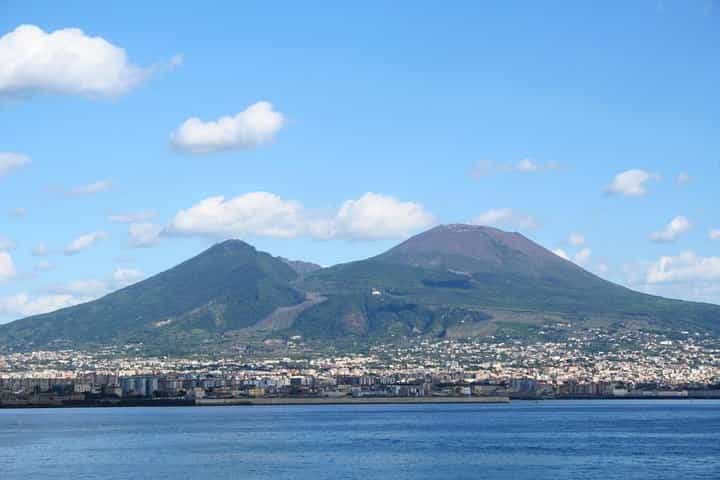Private full day tour Pompei Ercolano Mt Vesuvio and winery 