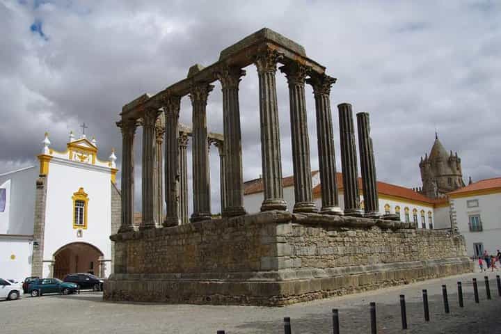 Private Tour of Évora and Its Monuments