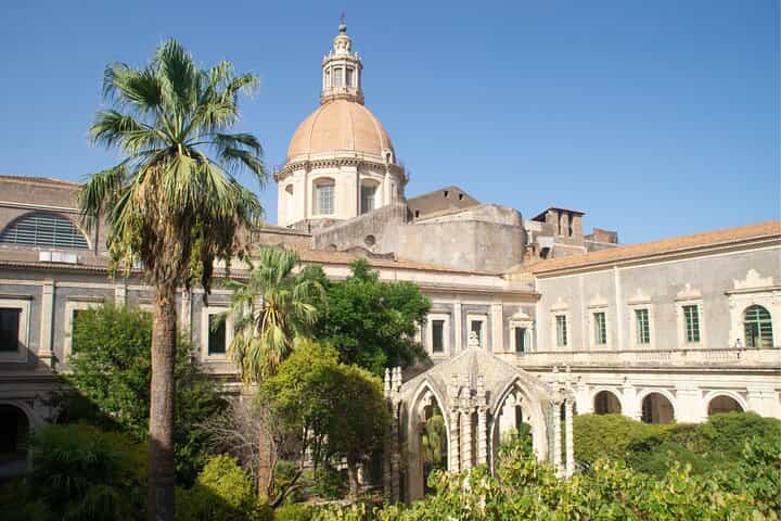 Catania Scavenger Hunt & Self-Guided Audio Walking Tour