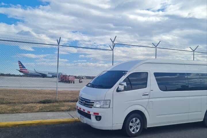 Private Transportation From Daniel Oduber Airport To Liberia Downtown