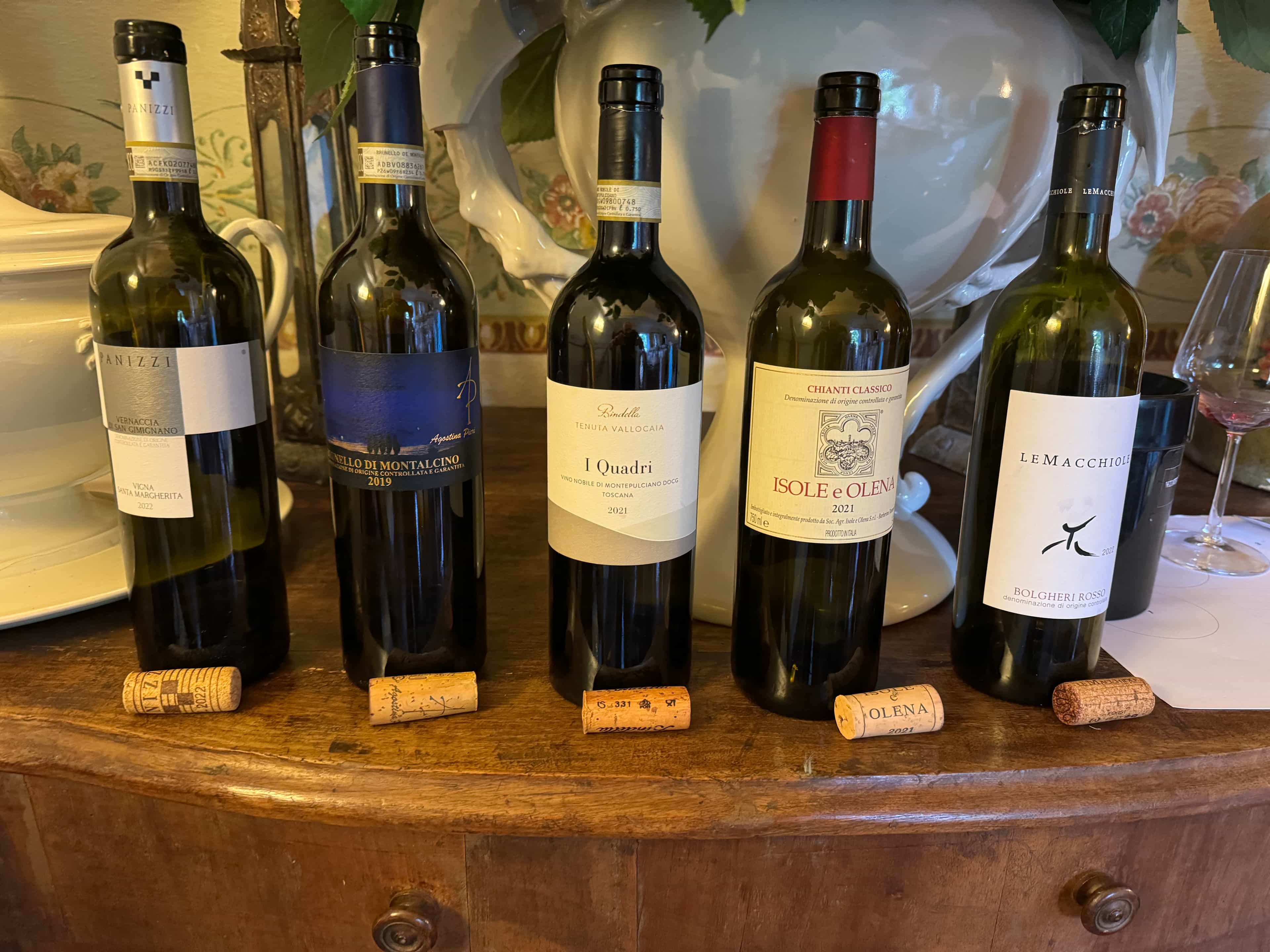 Private wine tasting in Lucca with sommelier - The great wines of Tuscany  (5 wines and a taste of local food)