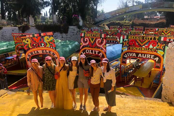 Frida Kahlo Tour Mexico City: Explore Casa Kahlo and Sail in Trajinera