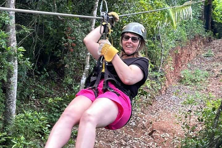 Roatan Zipline Adventure Sloths & Monkey chocolate Sample Tour