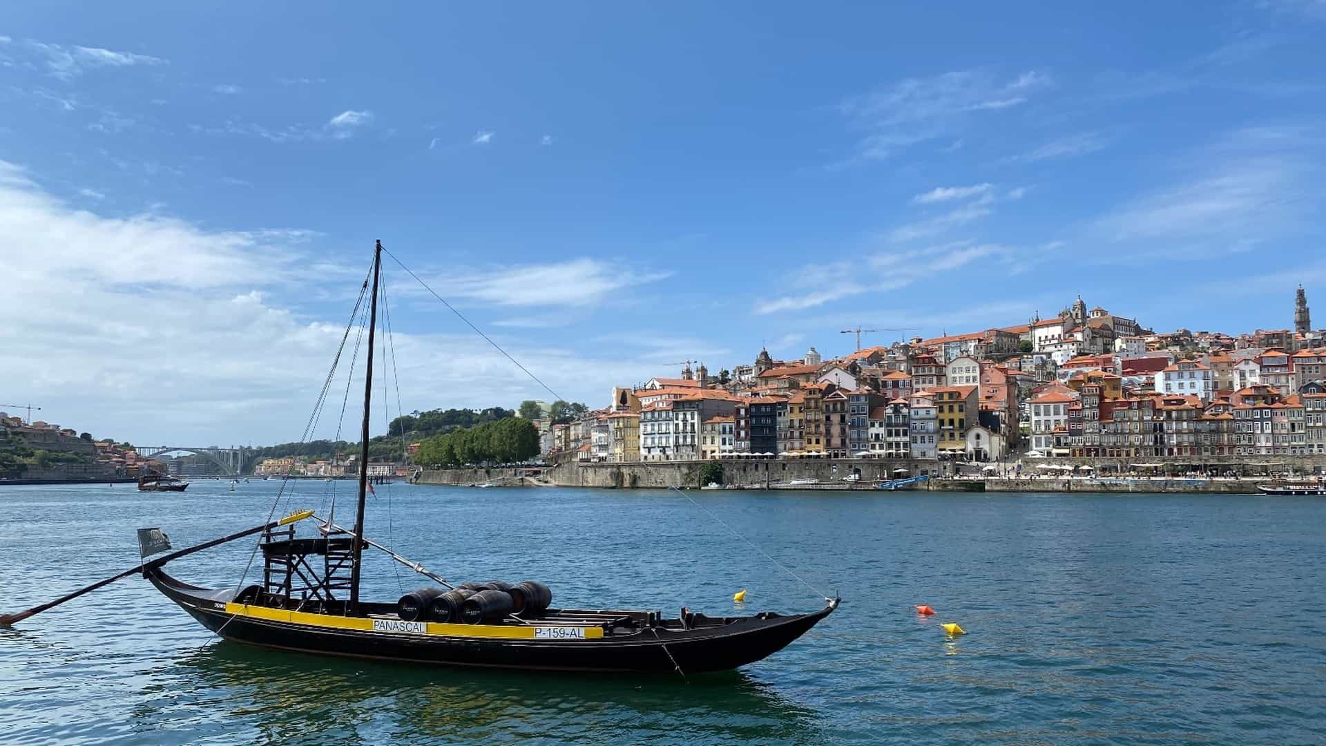 Private Porto Morning Tour: São Bento, Sé and Bridge Viewpoints