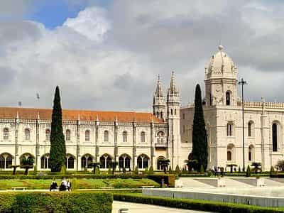 Lisbon: Belém District & Jerónimos Monastery Guided Tour