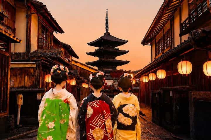 Kyoto 5-Star Geisha Night Walk: Small-Group Authentic Experience