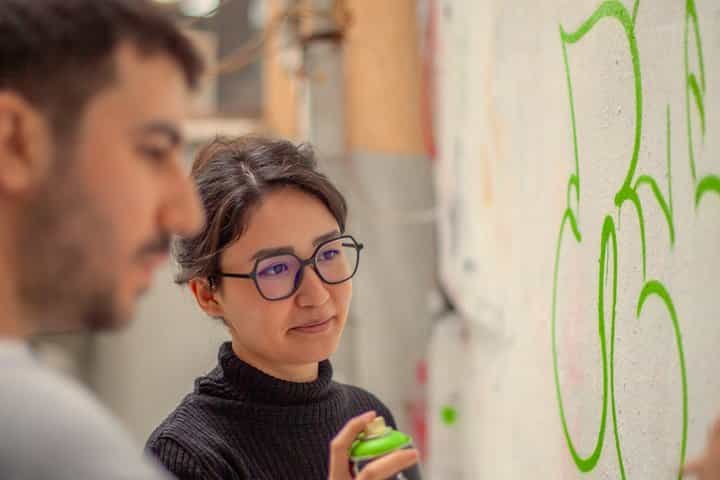 Istanbul Graffiti Experience with Local Artist at Private Garden
