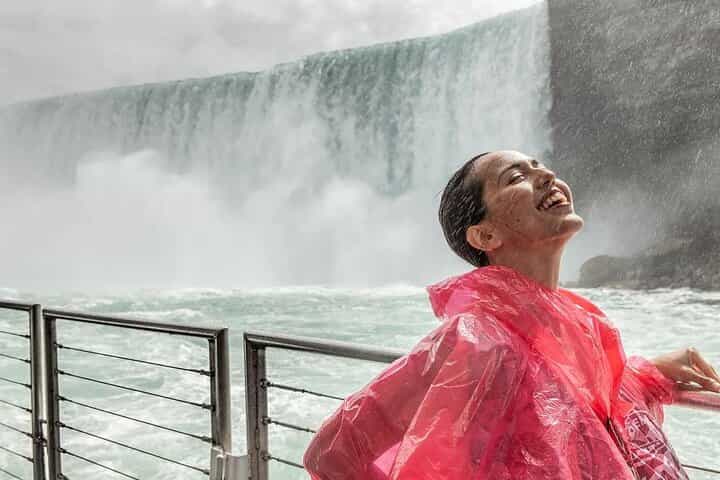 4-Hour Niagara Falls Boat Tour, Lunch & Maple Syrup Tasting