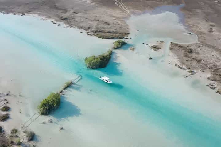 Tour en barco por Bacalar y visita a Cenotes