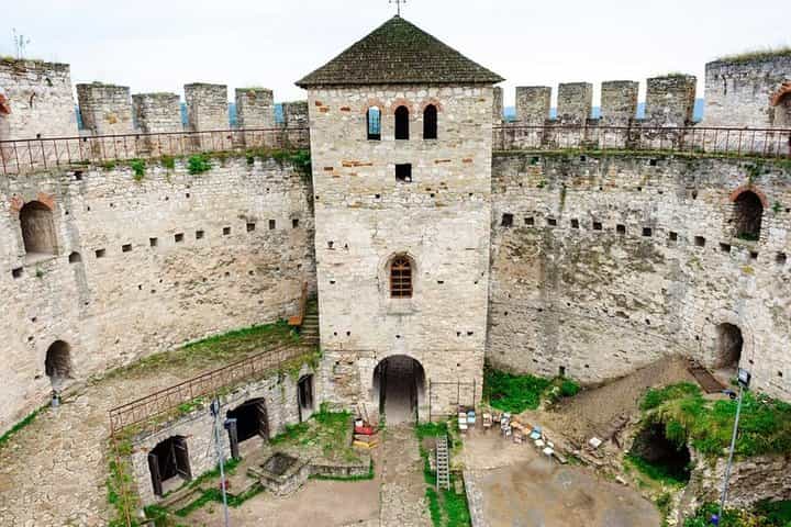 Soroca Fortress & Gypsy Hill – A Journey Through Moldova’s Hidden Treasures