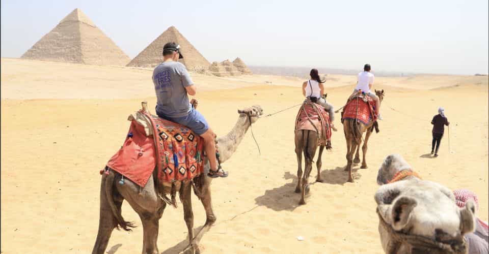 4 Hours Private Tour Visit The Great Pyramids and Sphinx 