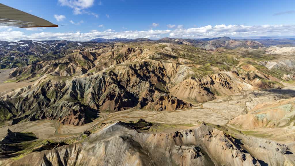 Grand Highlands - Landmannalaugar & South Iceland Highlights Airplane Tour from Reykjavík