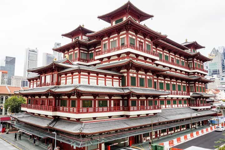 Chinatown History and Food Tour in Singapore