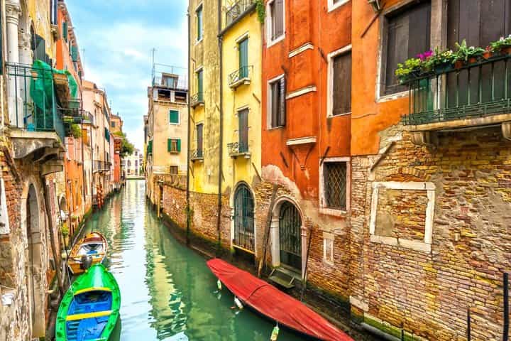 Venice Scavenger Hunt & Highlights Self-Guided Walking Tour