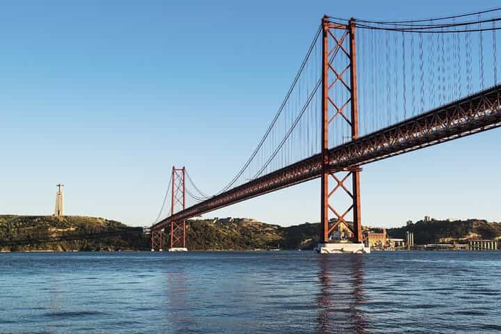 Lisbon Private Tour (3 Hours) by Electric Tuk Tuk