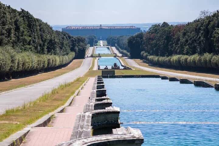 3-Hours Royal Palace Guided Walking Tour in Reggia di Caserta