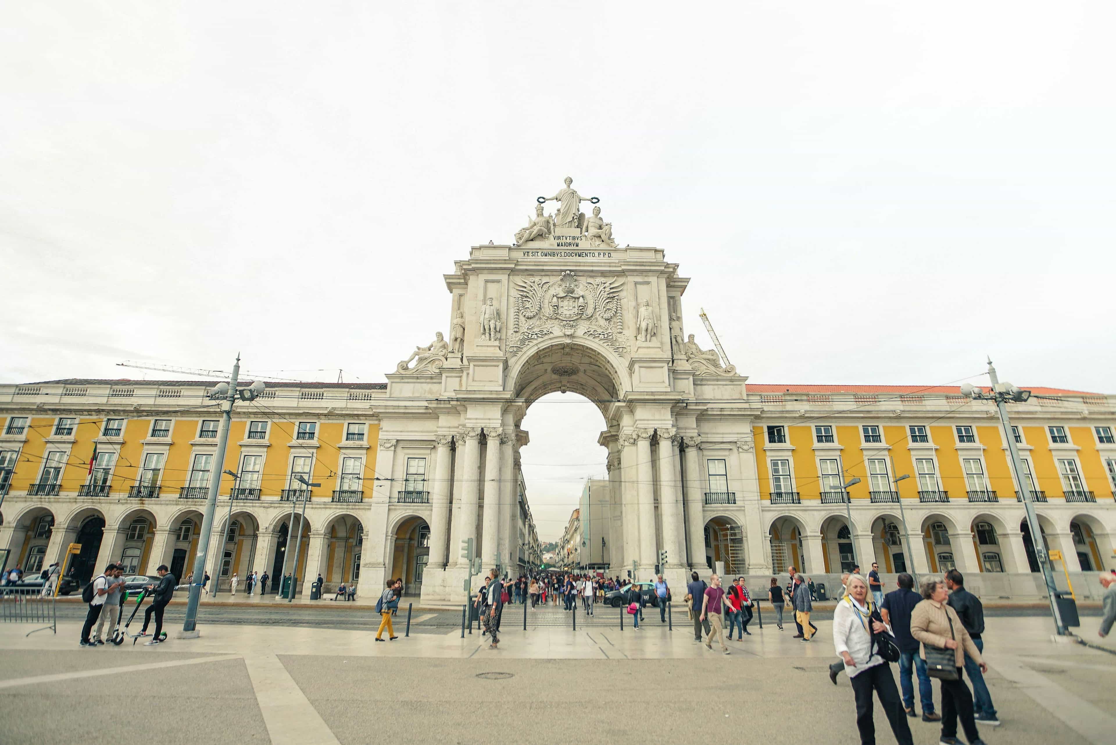 Lisbon to Porto Private Transfer with Scenic Stops