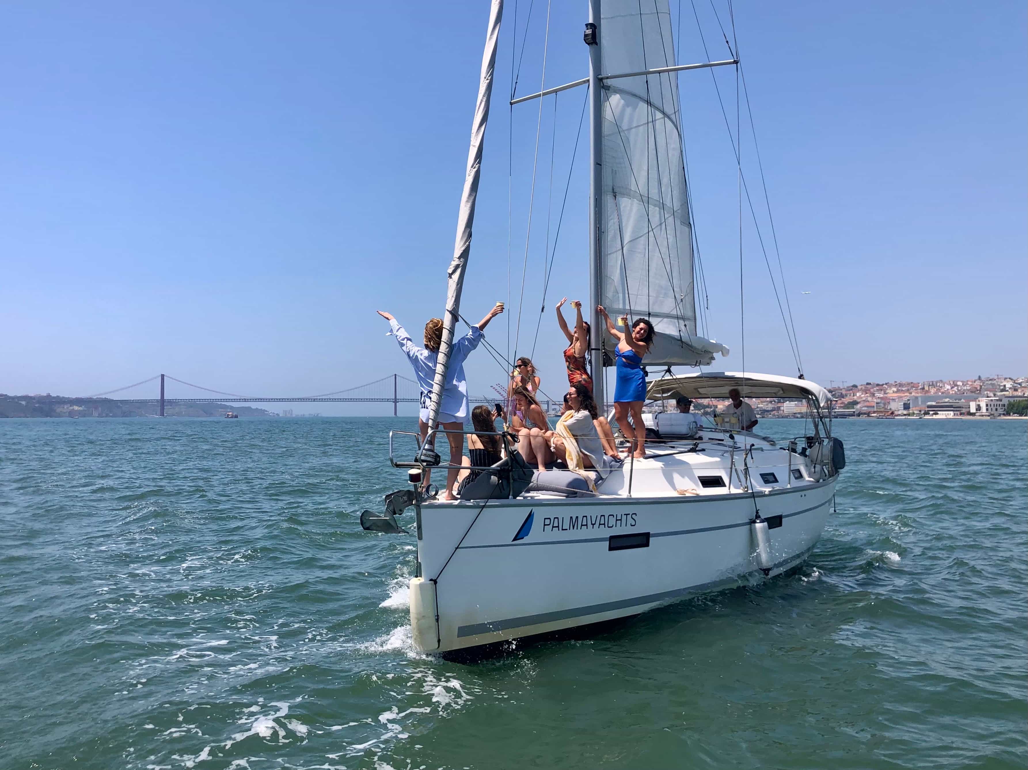 Lisbon Private Sailing Cruise, drink included (options: 2h, 3h, 4h, 6h or 8h)