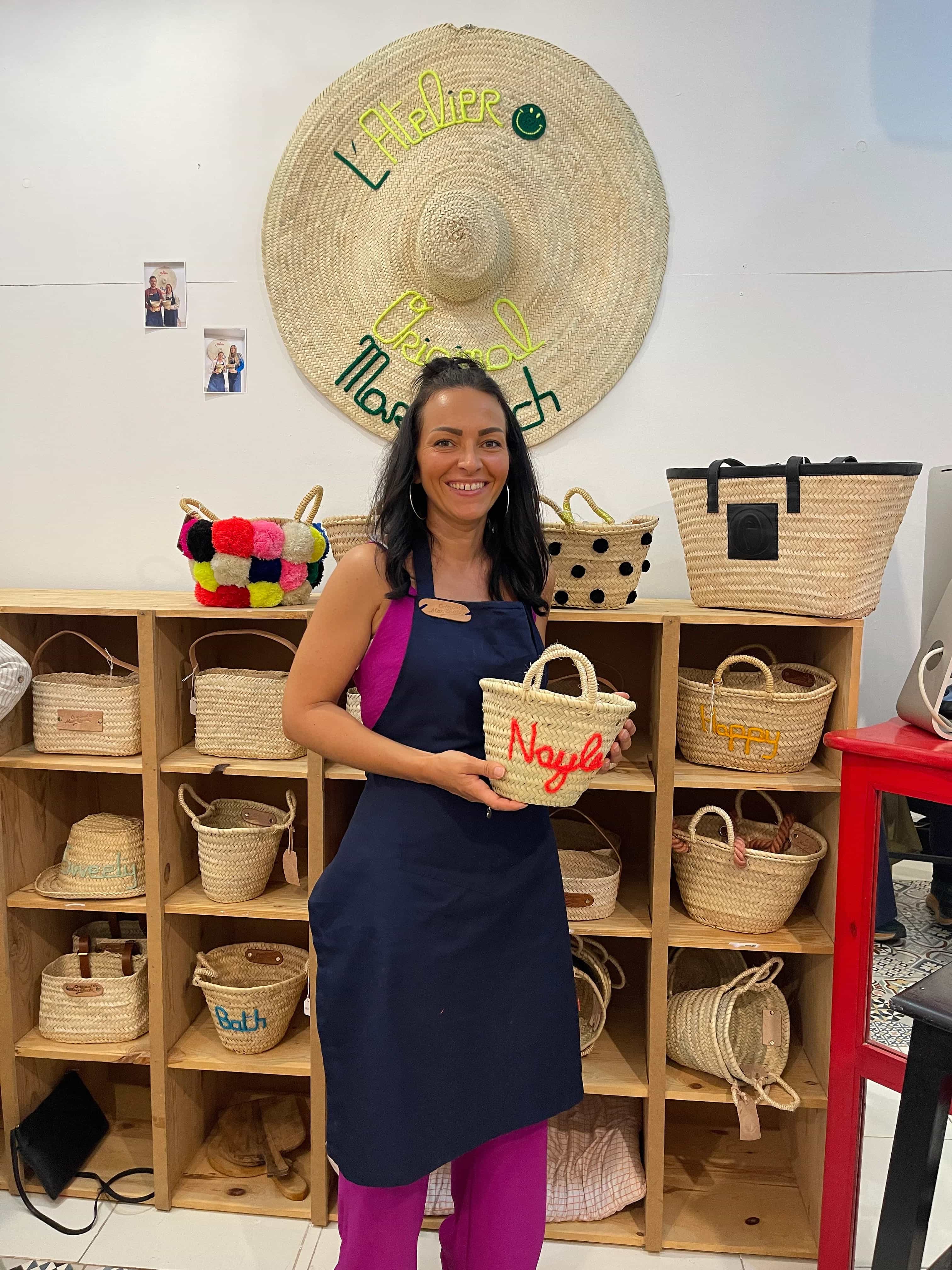 Création de panier unique dans nos ateliers à Marrakech
