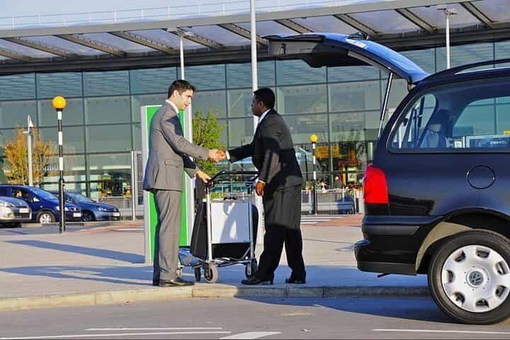 Private Transfer from Giza or Cairo to Cairo International Airport 