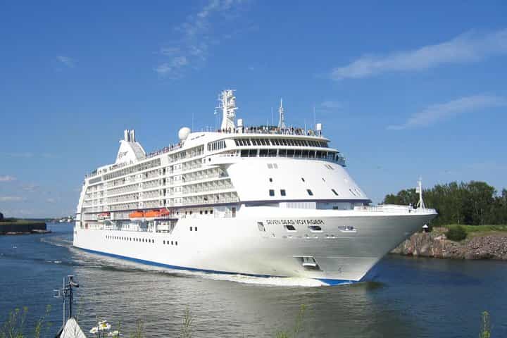 Arrival, Departure or Round Trip Private Transfer: Central London to Southampton Cruise Port