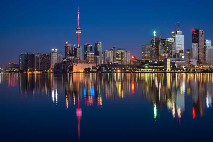 Private ONE-Way Transfer Toronto Airport (YYZ) to Niagara Falls