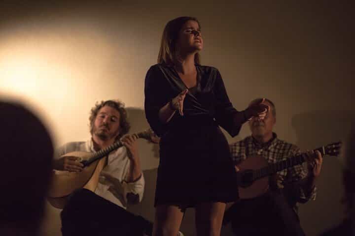 Associação: Tapas & Drinks with Fado Live Performance in Lisbon