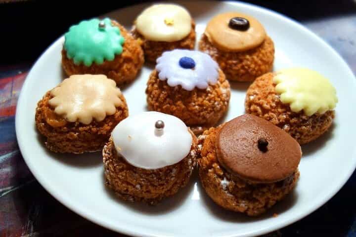 Discover the Hidden Pastries of the Latin Quarter with guide