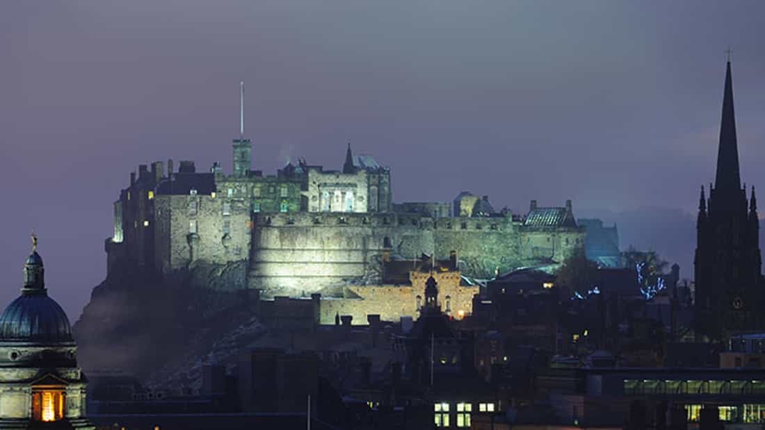 CV-IT Guided tour to Edinburgh Castle - Italian Tour Guide