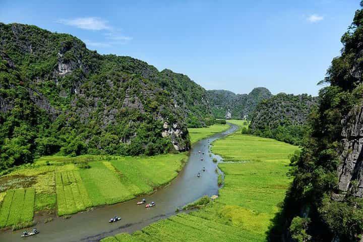 Ninh Binh Daily Tour: Hoa Lu- Am Tien Cave - Tam Coc- Bike - Bich Dong pagoda