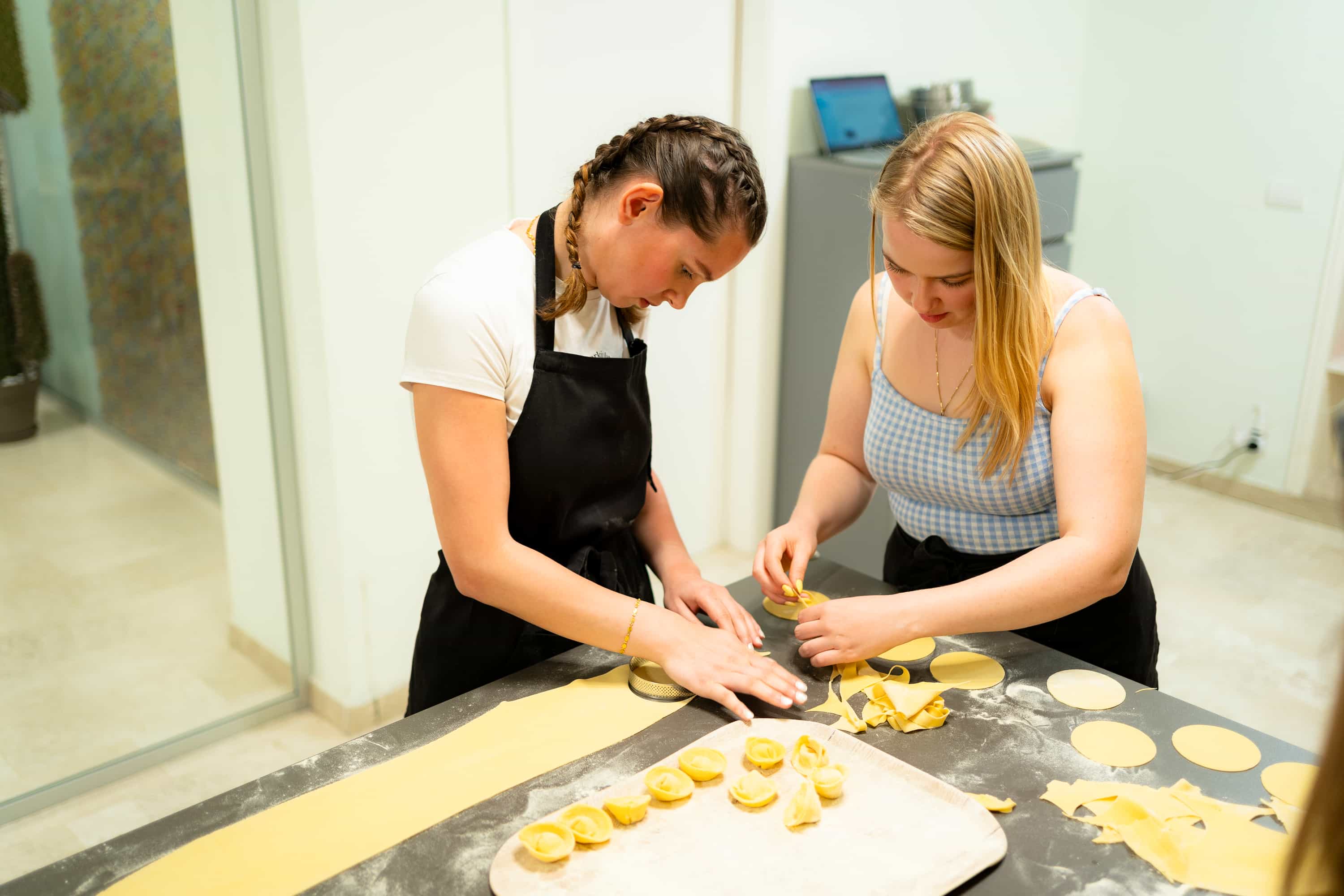 Gnocchi,Fresh Pasta, Tiramisù and Wine Class